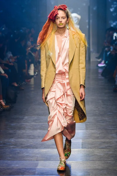 Look 8